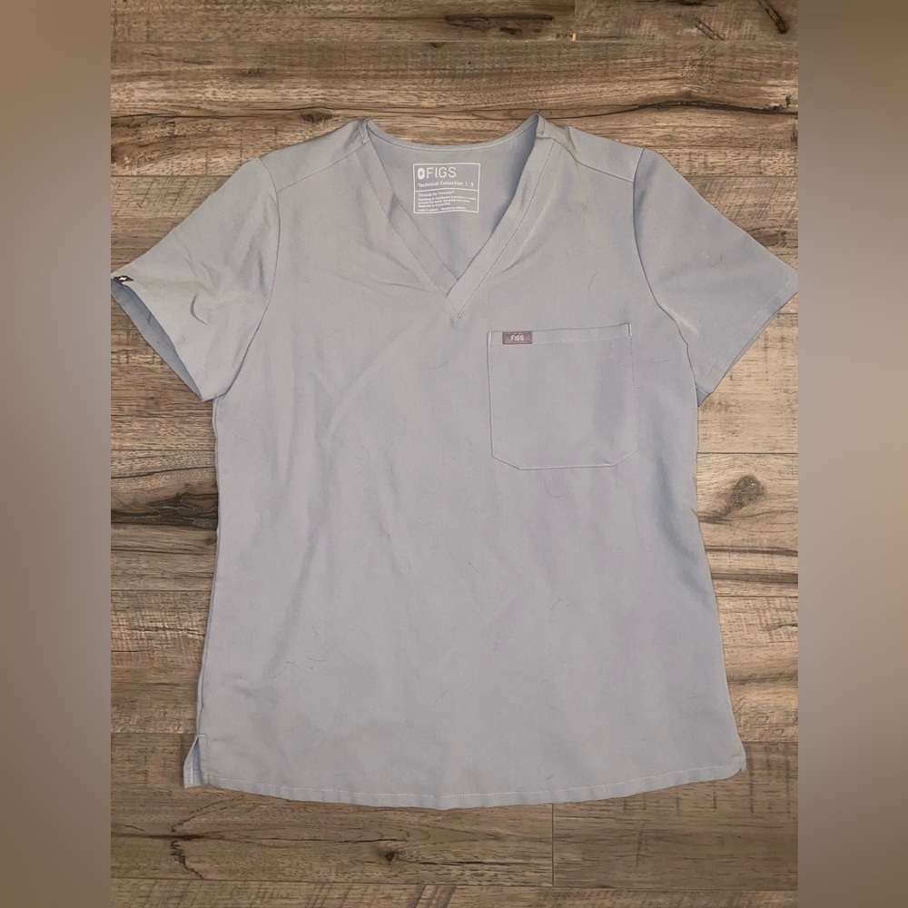 Women’s Figs Scrub Top